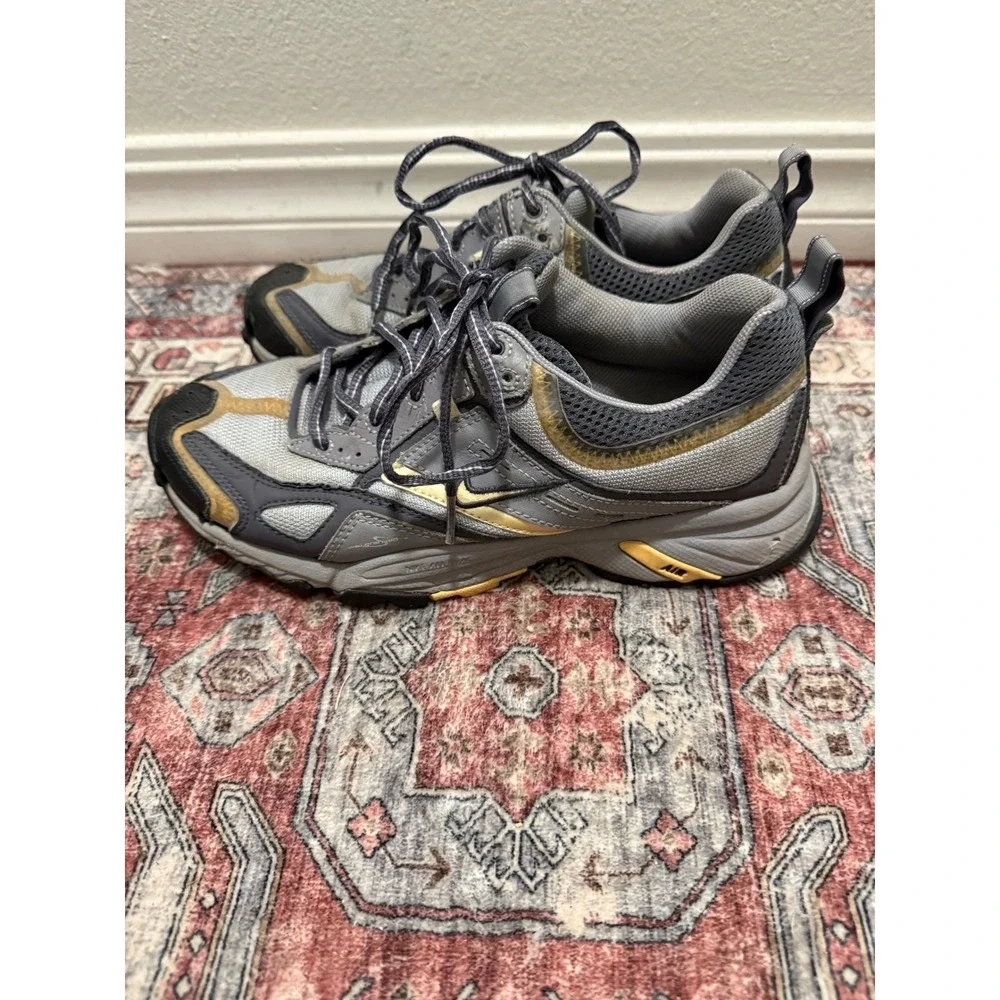 Nike ACG Y2K‎ Running Shoes Mens 8.5 Grey Gold Vintage 2005 311871-471